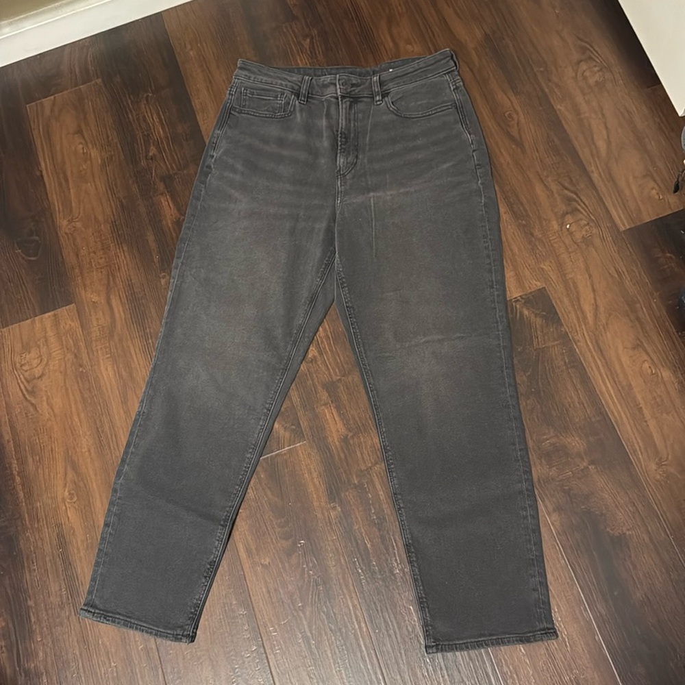 charcoal/black mom jeans